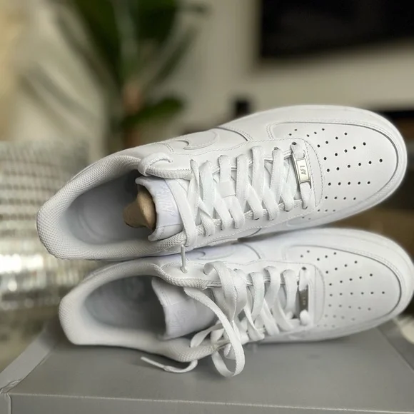 NIKE Air Force 1’s~ NIB - Picture 10 of 14